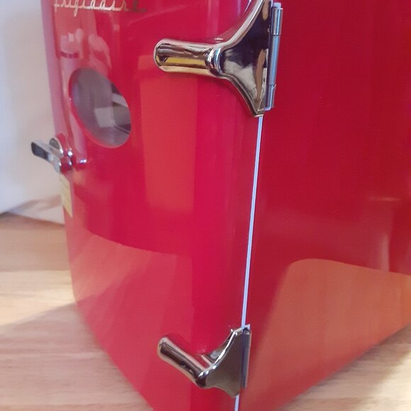 Frigidaire Mini Beverage Refrigerator - Picture 4 of 13